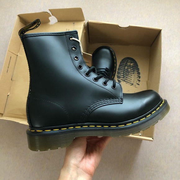 doc martens 1460 smooth black
